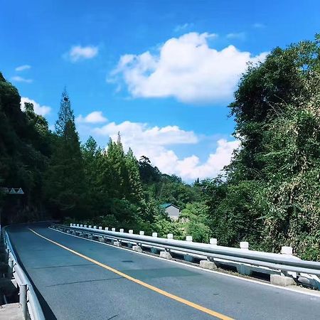 Wudangshan Tianle Hotel Shiyan  Екстериор снимка